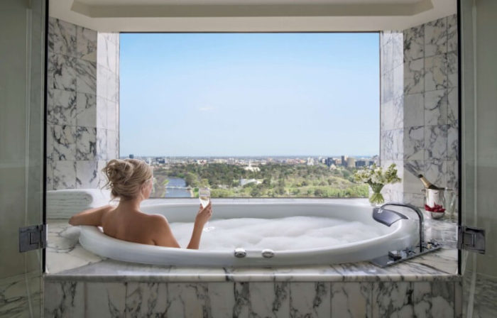 luxury melbourne grand hyatt tub with view e1550300719230